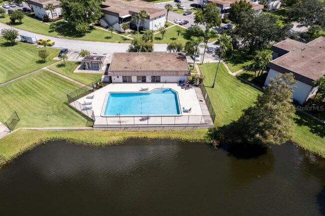 Foto del edificio - 8 Windtree Ln