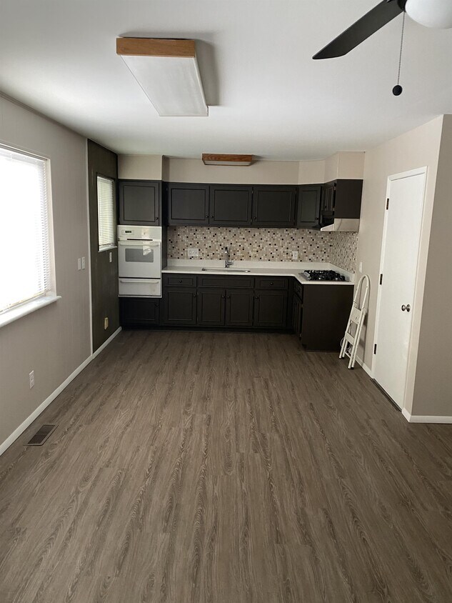 1850 McKelvey Rd, Maryland Heights, MO 63043 House Rental in Maryland