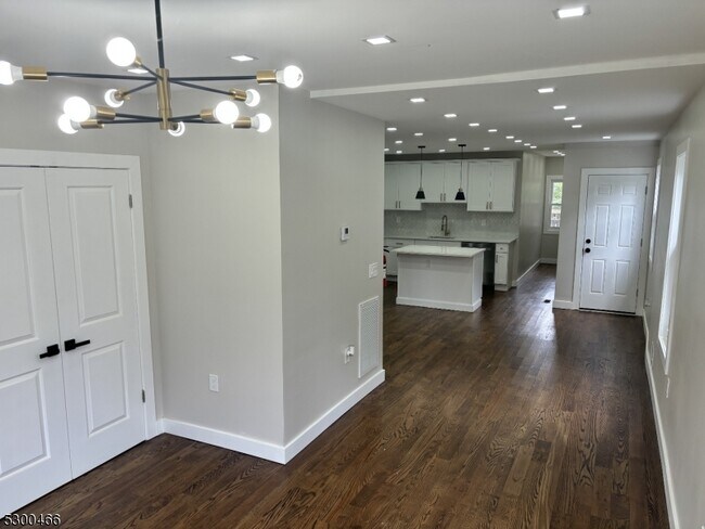 Building Photo - 80 Boyden Ave