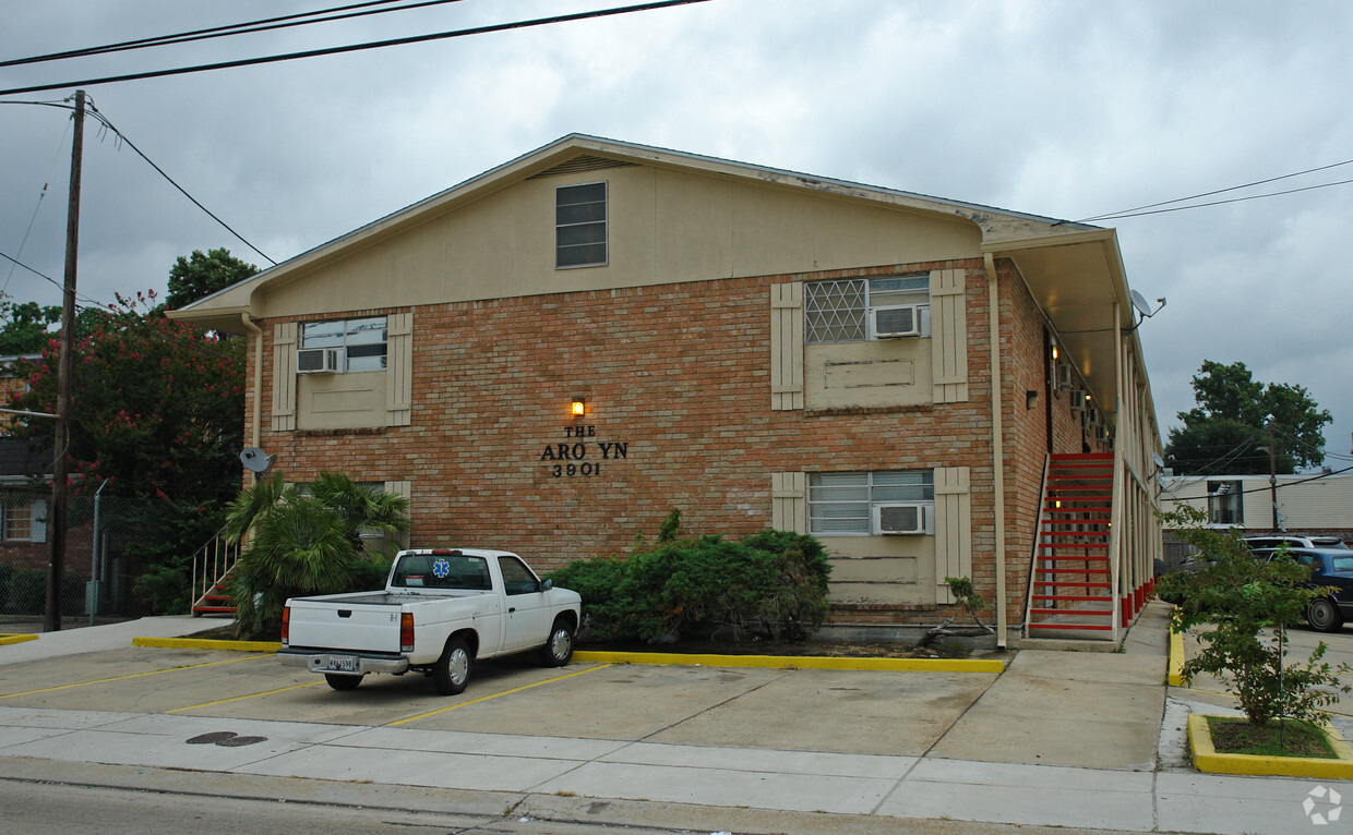 Building Photo - 3901 Division St