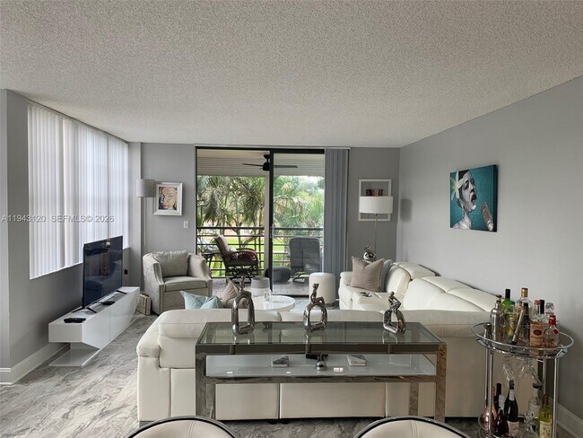 Foto del edificio - 1300 St Charles Pl