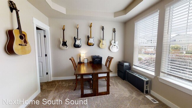 Building Photo - 5 br, 2.5 bath House - 7755 McKinley Loop NE