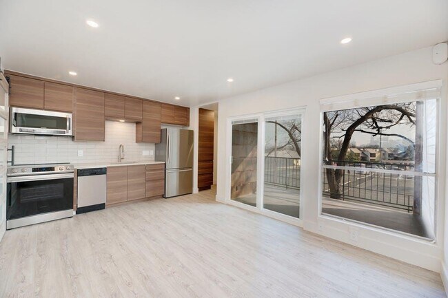 Foto del edificio - 1214 Barton Hills Dr