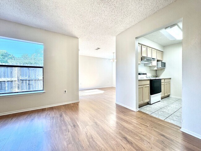Foto del edificio - Stylish 2BR/1.5BA Condo in Baton Rouge – O...