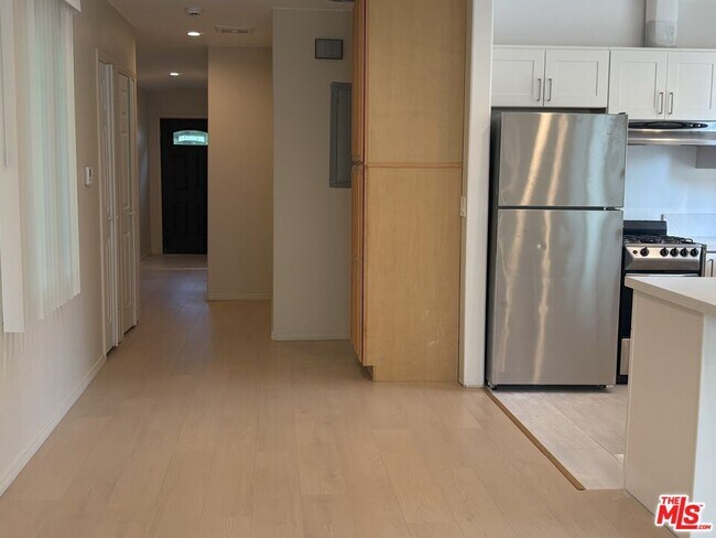 Foto del edificio - 16699 Morrison St