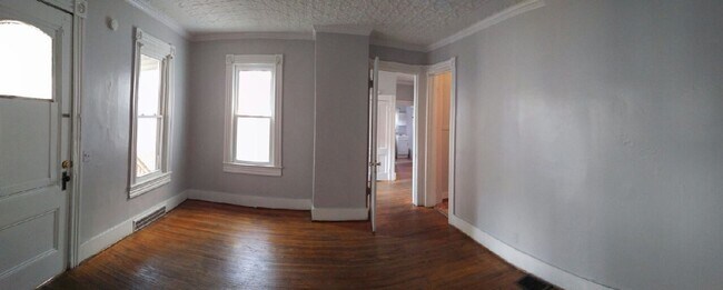 Building Photo - 331 S. Goodman St.