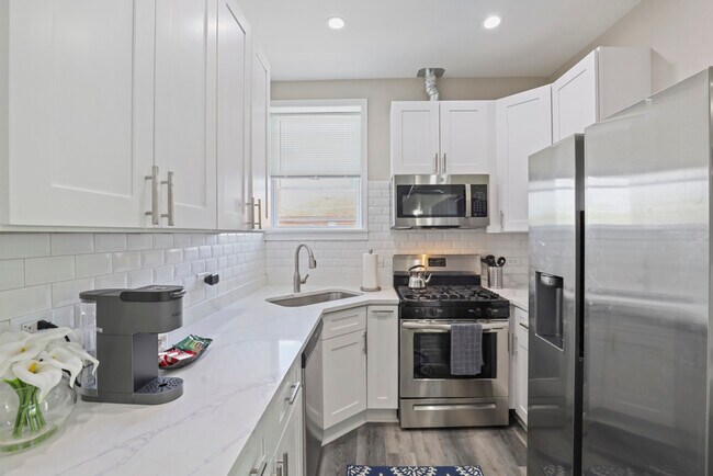Building Photo - 1111 Bonnie Brae Pl