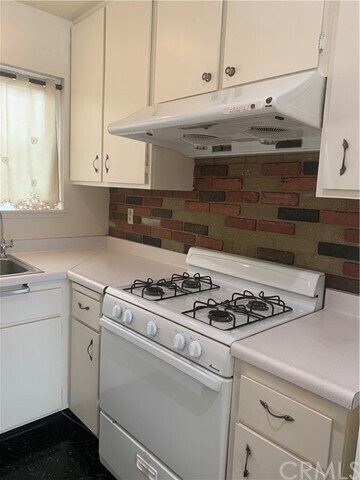 Foto del edificio - 13410 Village Dr