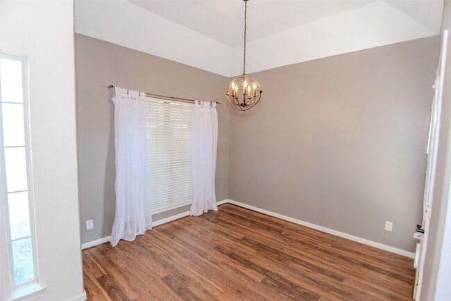 Foto del edificio - 13570 Miller Ln