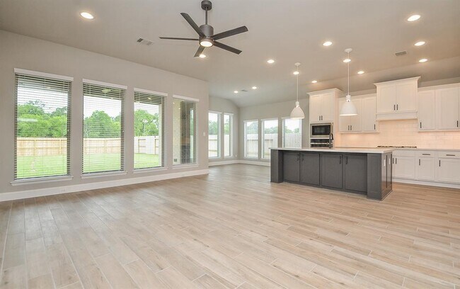 Foto del edificio - 1915 Creekwood Cove