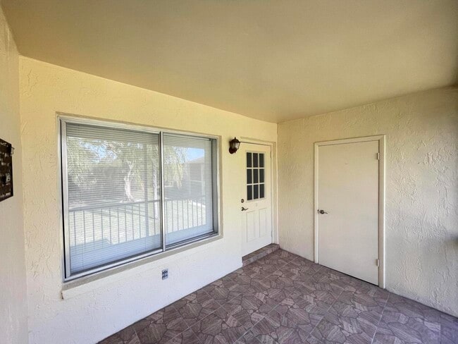 Building Photo - 306 Knotty Pine Cir