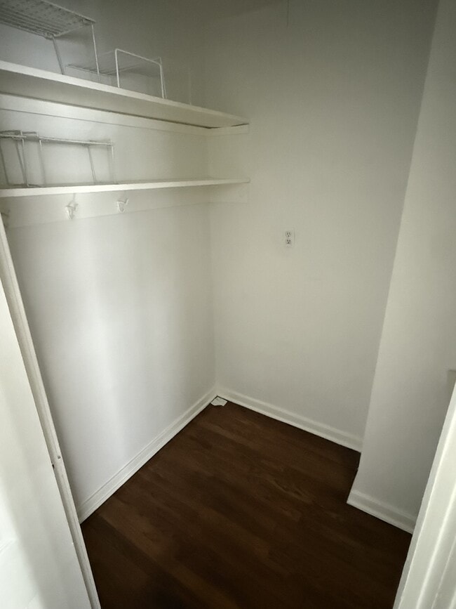 Foto del edificio - 59 Elmhurst Cir