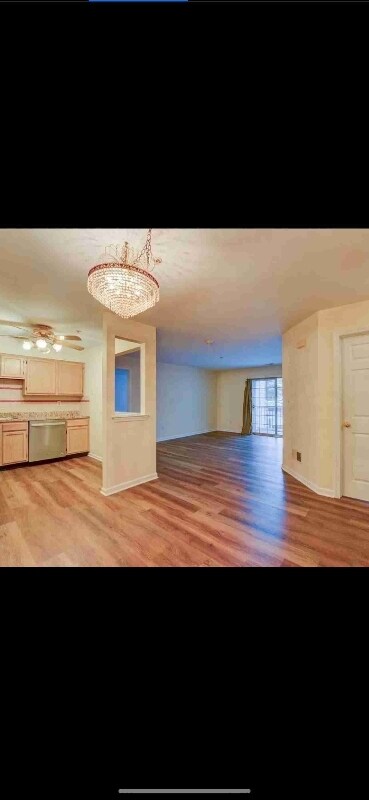 Building Photo - 517 Waterford Dr