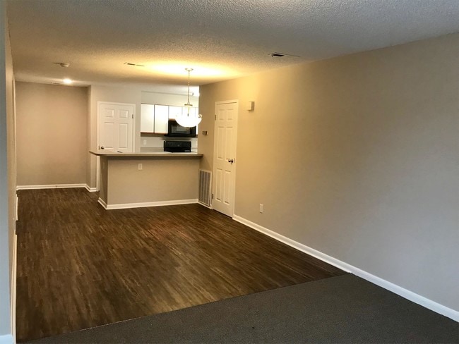 Building Photo - 74 Fantasy Ln