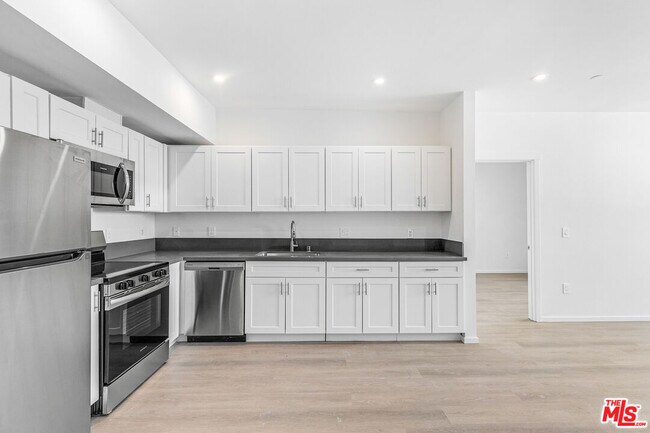 Foto del edificio - 1227 N Berendo St