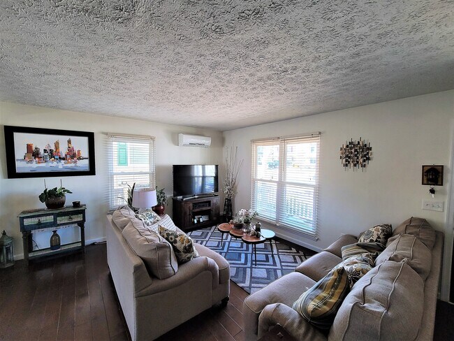 Building Photo - 8001 Warton Ct