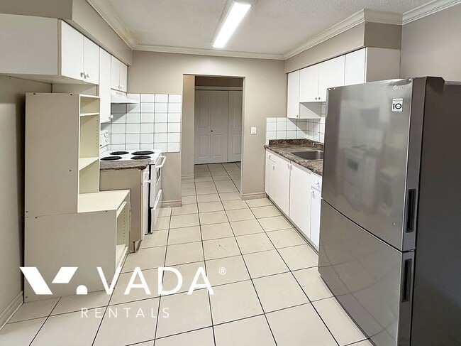 Building Photo - 1 BR APT Rental 303-9405 120th Street, North Delta: VADA