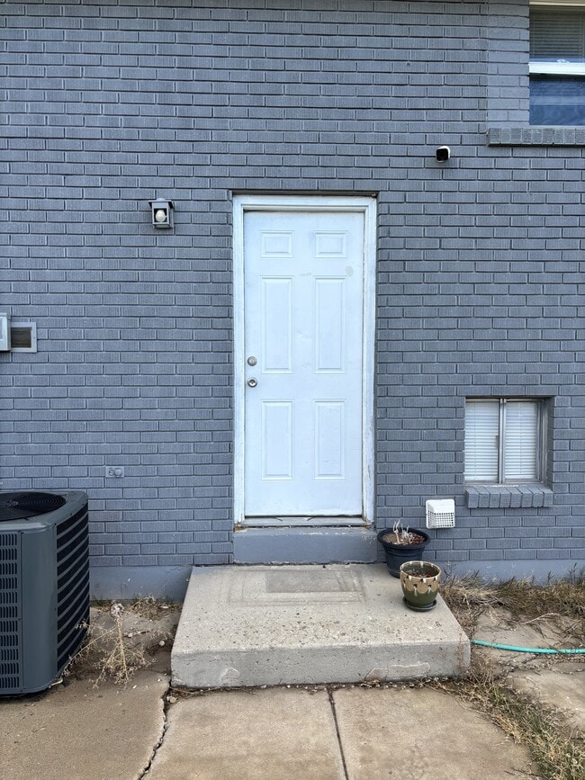 Foto del edificio - 672 S 3000 W