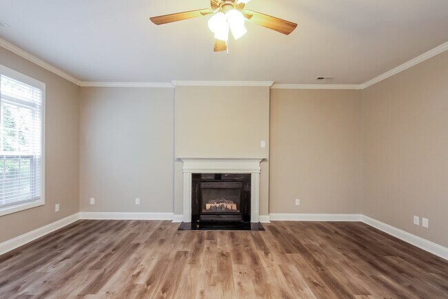 Building Photo - 1525 Bucklebury Ct