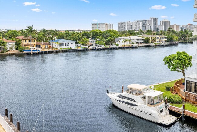 Foto del edificio - 3100 NE 49th St