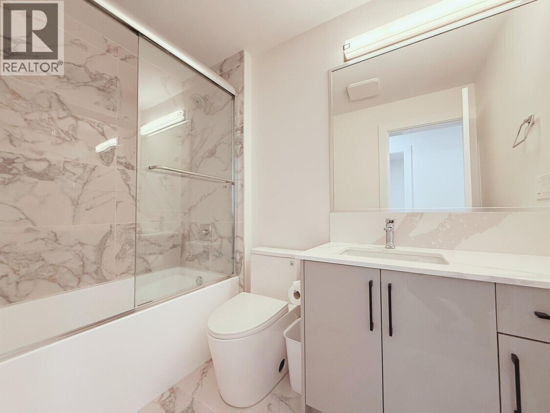 Photo du bâtiment - 7489 17th Ave