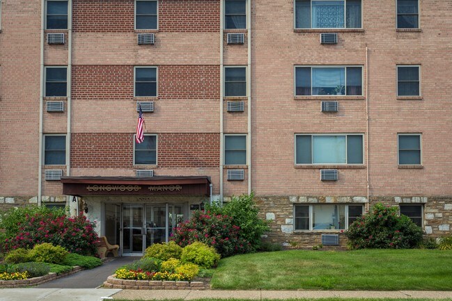 Foto del edificio - Longwood Manor