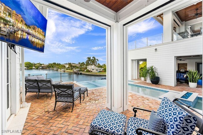 Building Photo - 481 21st Ave S