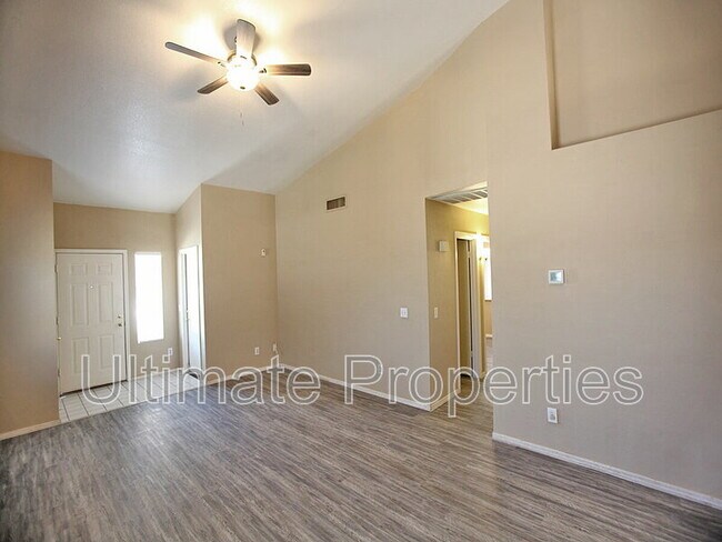 Foto del edificio - 9903 N 77th Ave