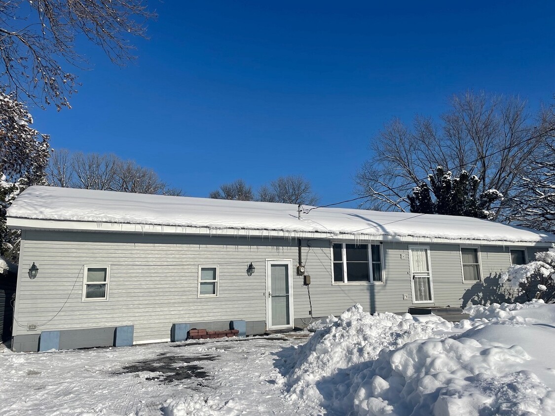 Primary Photo - 1519 County Road C E