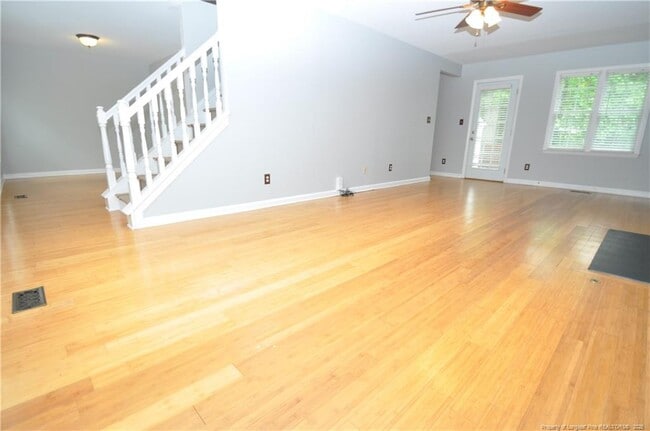 Foto del edificio - 109 Wood Valley Ct