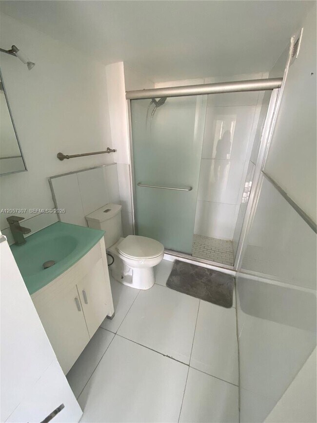 Foto del edificio - 2780 NE 183rd St