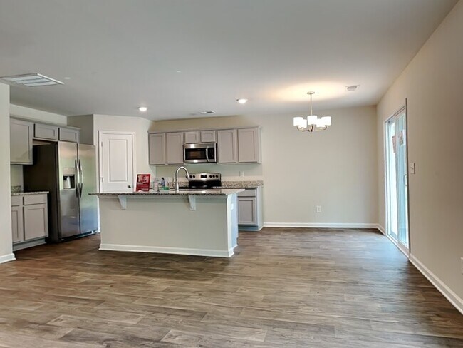 Foto del edificio - Apply Today! Honey Tree Community