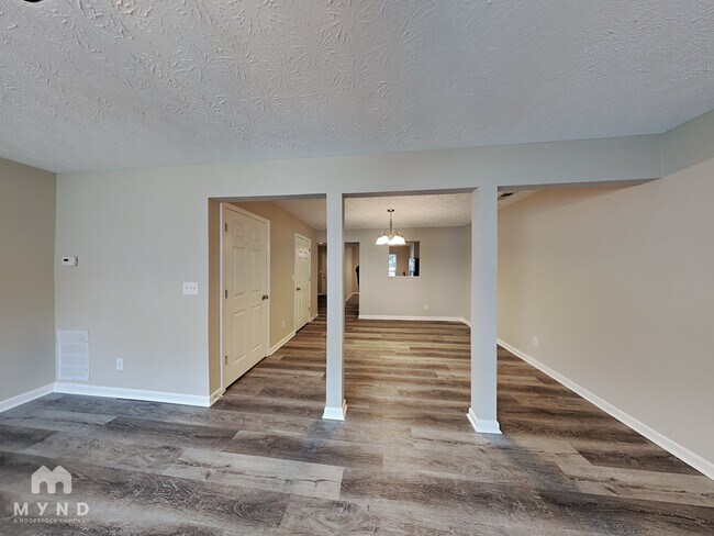 Foto del edificio - 2696 Creek Mill Ln