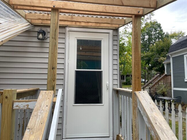 Building Photo - 207 S 7th St