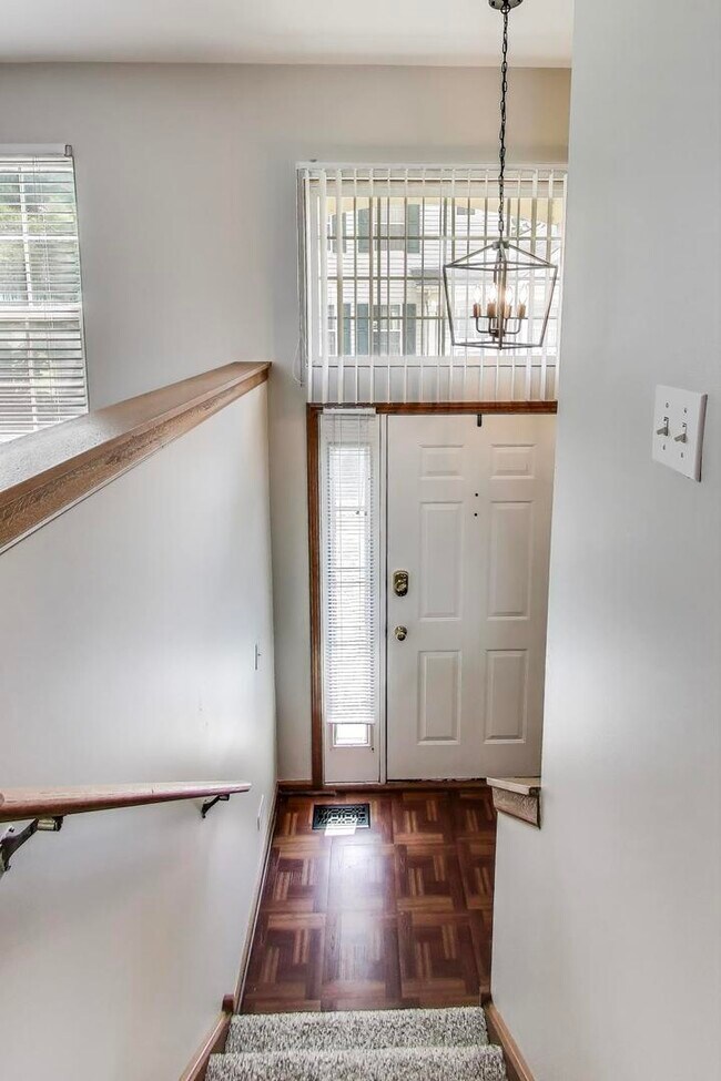 Foto del edificio - 985 Manchester Cir