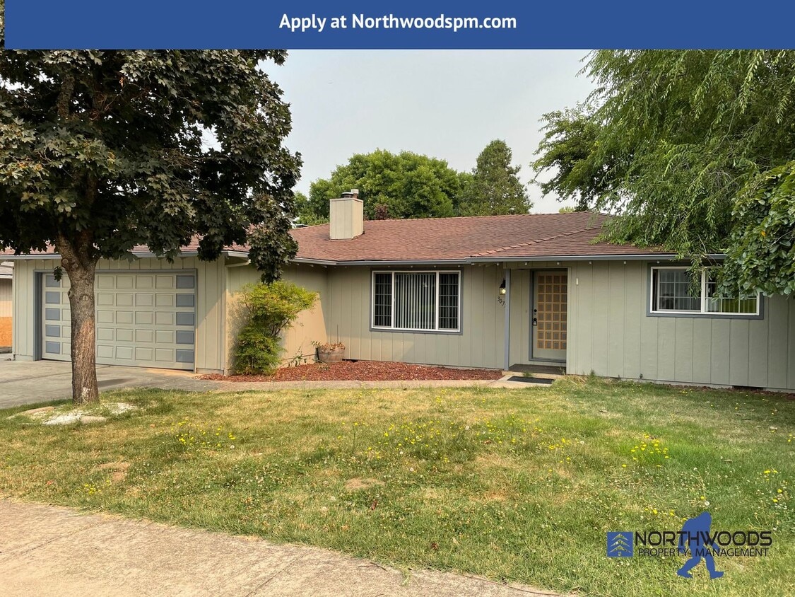 Primary Photo - Nice 3 bed 2 bath in Great Neighborhood-La...