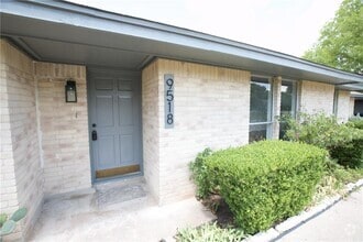 Building Photo - 9518 Meadowheath Dr