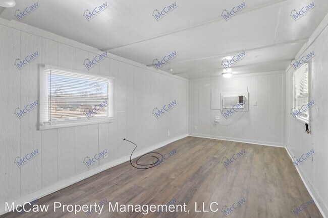 Building Photo - 1 br, 1 bath House - 3 Frank Cir.