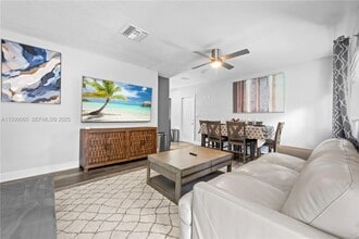 Building Photo - 1208 NE 5th Ave