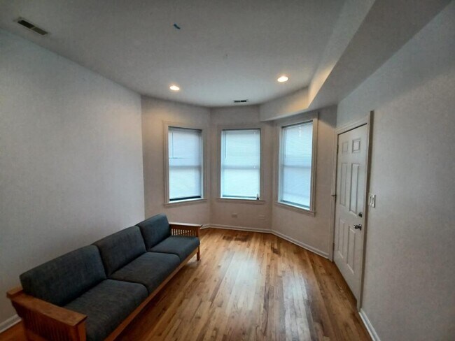 Building Photo - 2519 S Drake Ave