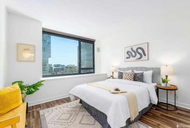 Primary bedroom - 260 King St