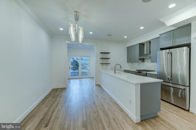 Building Photo - 1502 Trinidad Ave NE