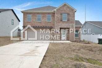 Building Photo - 170 Kings Wy