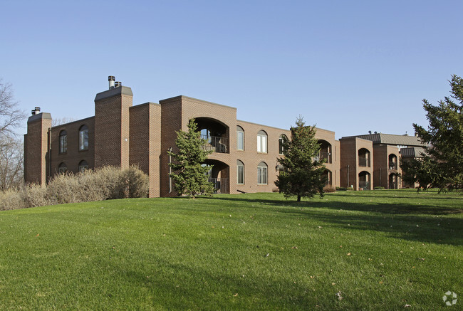 Primary Photo - The Parkshore Apartments of Arden Hills