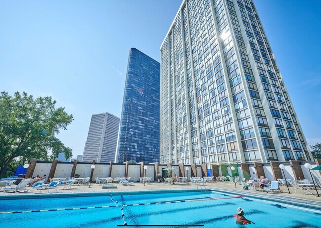 Foto del edificio - 5455 N Sheridan Rd