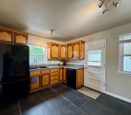 Building Photo - Furnished 3 Bedroom / 1 Bath – Available Now (3+ Month Stay) Prime Location Near Old Town Arvada!