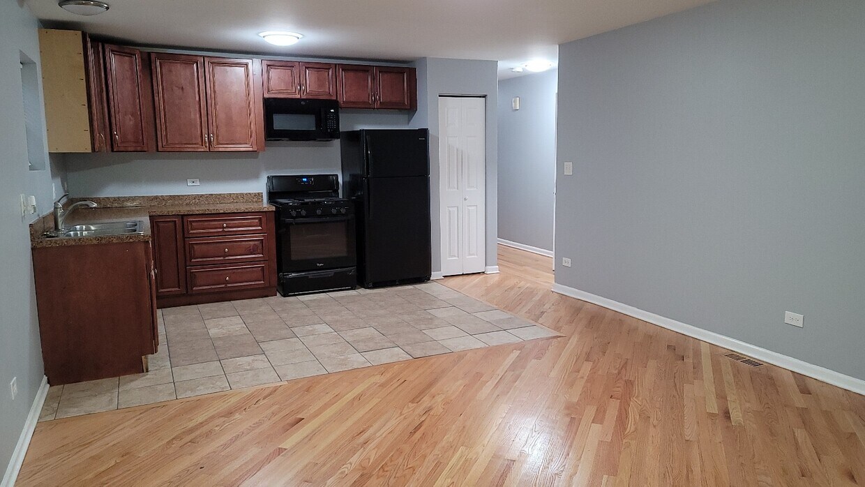 Foto principal - 3420 W Fulton Blvd
