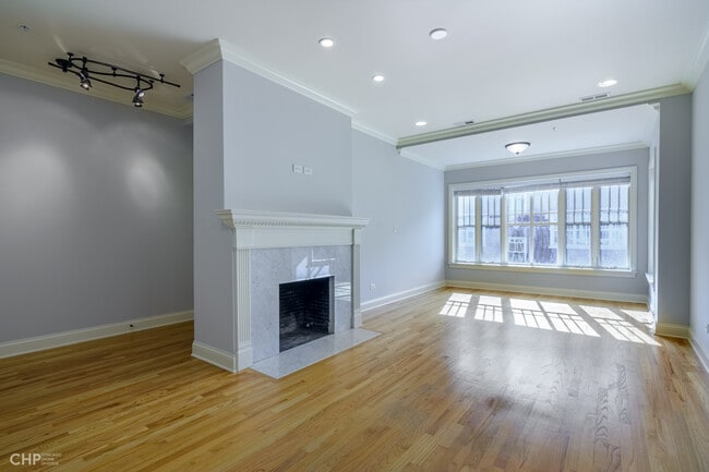 Building Photo - 632 Hinman Ave