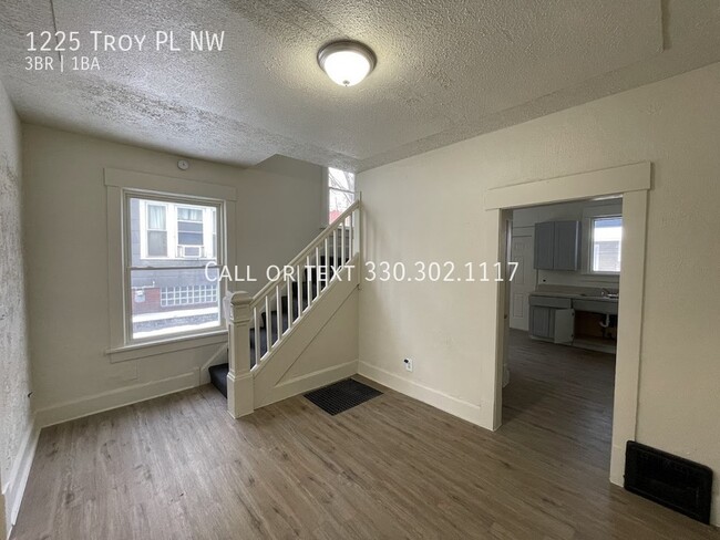 Building Photo - Three bedroom one bathroom duplex for rent