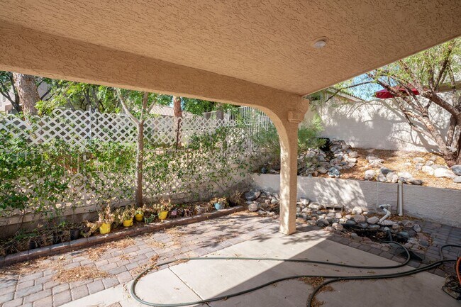 Foto del edificio - Charming 4-bedroom, 2.5-bathroom home in c...
